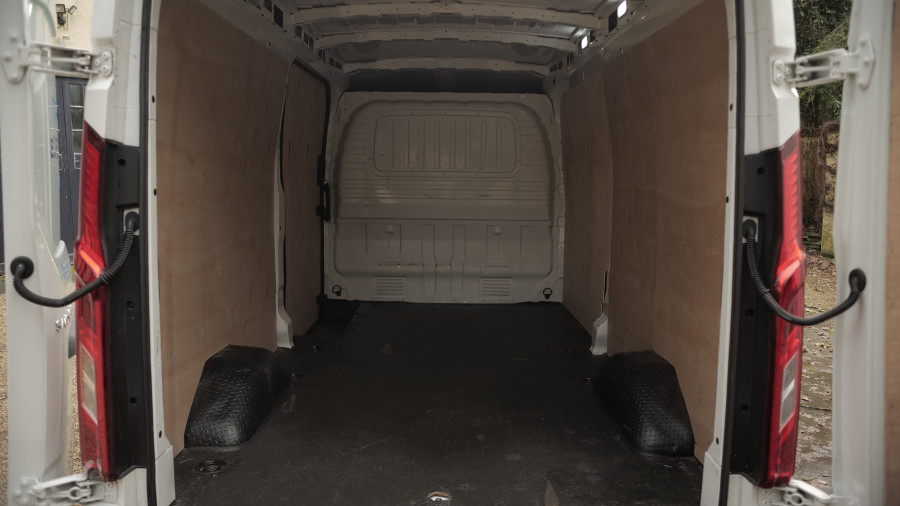 Maxus Deliver 9 - 2.0 D20 150 Extra High Roof Van