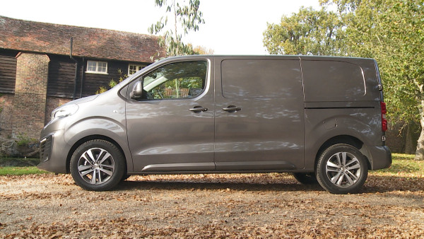 Peugeot Expert - 1000 1.5 BlueHDi 100 Professional Premium + Van