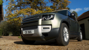 Land Rover Defender - 3.0 D250 X-Dynamic HSE 90 3dr Auto [6 Seat]