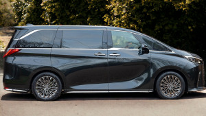 Lexus Lm - 350h 2.5 5dr E-CVT